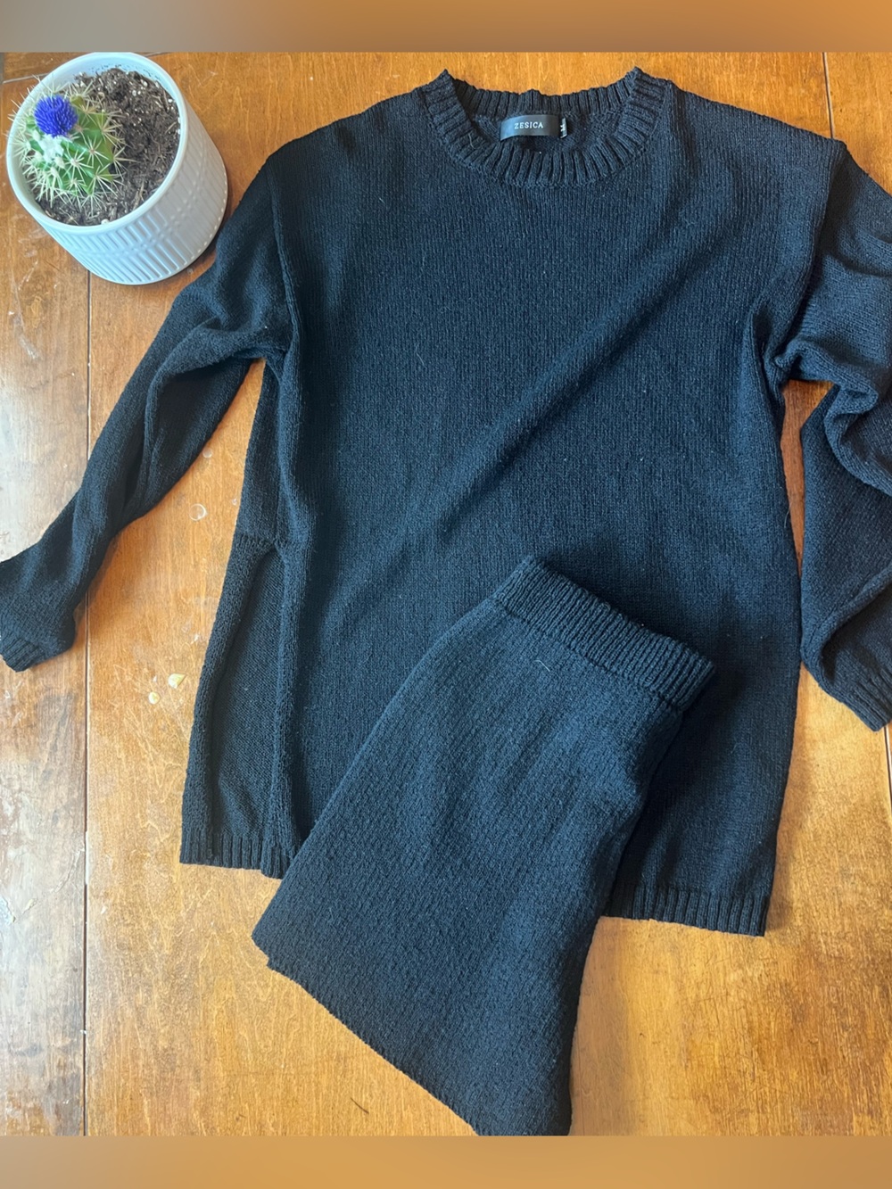 Zesica Black Bouclé Knit Lounge Set Sweater & Shorts Size Medium